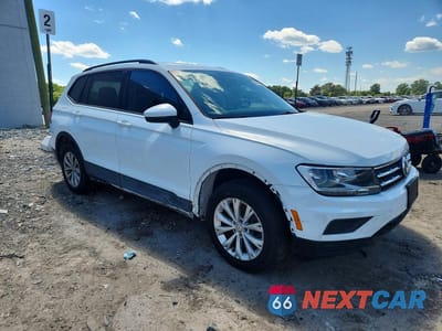 Czwarte zdjęcie samochodu z boku: 2019 VOLKSWAGEN TIGUAN S VIN:3VV0B7AX5KM046441 - miniatura