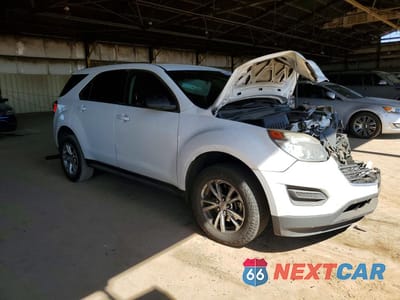Czwarte zdjęcie samochodu z boku: 2017 CHEVROLET EQUINOX LS VIN:2GNFLEEKXH6172281 - miniatura