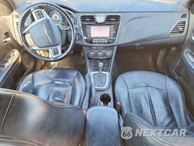 Zdjęcie 8 z 12 samochodu: 2012 CHRYSLER 200 LIMITED VIN:1C3CCBCG2CN307089 - miniatura