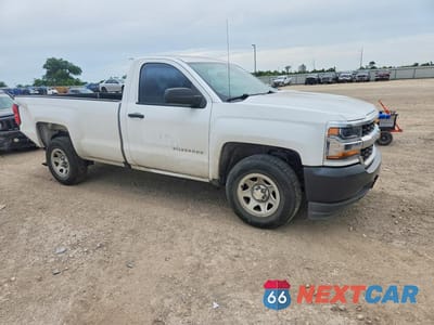 Czwarte zdjęcie samochodu z boku: 2018 CHEVROLET SILVERADO C1500 VIN:1GCNCNEH0JZ378910 - miniatura