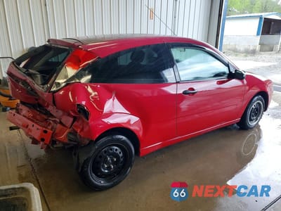 Trzecie zdjęcie samochodu z tyłu: 2005 FORD FOCUS ZX3 VIN:3FAFP31N55R155304 - miniatura