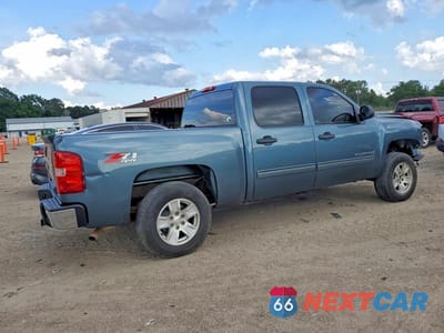 Trzecie zdjęcie samochodu z tyłu: 2011 CHEVROLET SILVERADO K1500 LT VIN:3GCPKSE33BG340880 - miniatura
