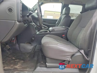 Zdjęcie 7 z 12 samochodu: 2004 CHEVROLET SILVERADO K1500 VIN:2GCEK19V841168354 - miniatura
