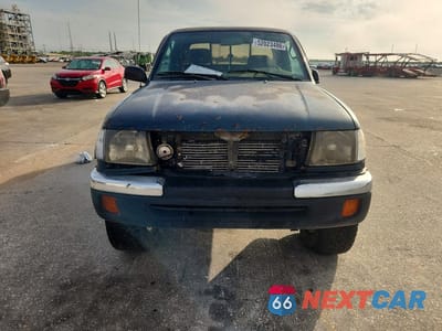 Piąte zdjęcie samochodu w środku: 1998 TOYOTA TACOMA XTRACAB VIN:4TAWM72N4WZ021434 - miniatura