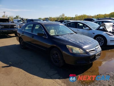 Czwarte zdjęcie samochodu z boku: 2006 HONDA ACCORD EX VIN:1HGCM56896A145005 - miniatura