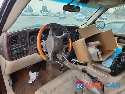 Zdjęcie 8 z 12 samochodu: 2002 CADILLAC ESCALADE LUXURY VIN:1GYEK63N92R289916 - miniatura