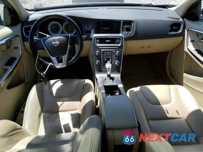 Zdjęcie 8 z 12 samochodu: 2013 VOLVO S60 T5 VIN:YV1612FH8D2192059 - miniatura