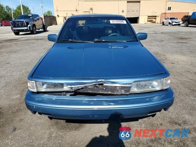Piąte zdjęcie samochodu w środku: 1988 TOYOTA CAMRY LE VIN:JT2VV22E7J0023037 - miniatura