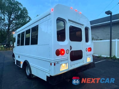 Drugie zdjęcie samochodu z przodu: 2017 CHEV EXPRESS G3500 VIN:1GB3GRBGXH1105601 - miniatura