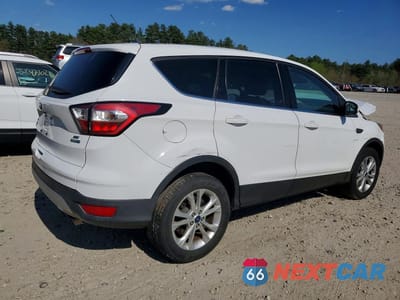 Trzecie zdjęcie samochodu z tyłu: 2017 FORD ESCAPE SE VIN:1FMCU9G95HUB72180 - miniatura