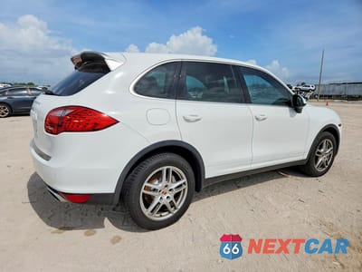 Trzecie zdjęcie samochodu z tyłu: 2014 PORSCHE CAYENNE VIN:WP1AA2A28ELA97451 - miniatura