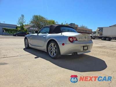 Trzecie zdjęcie samochodu z tyłu: 2005 BMW Z4 3.0 VIN:4USBT53585LU10307 - miniatura