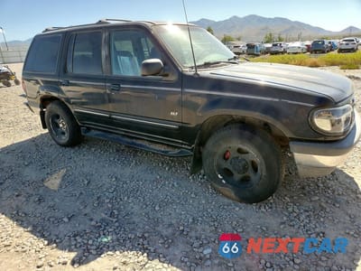 Czwarte zdjęcie samochodu z boku: 1998 FORD EXPLORER VIN:1FMZU34E2WZB83470 - miniatura