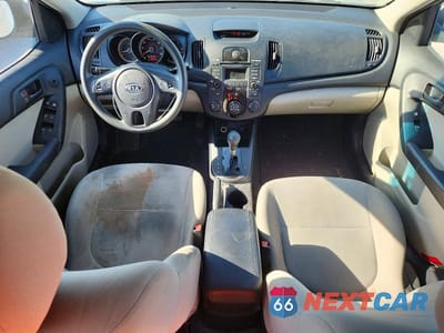 Zdjęcie 8 z 13 samochodu: 2010 KIA FORTE EX VIN:KNAFU4A23A5049300 - miniatura