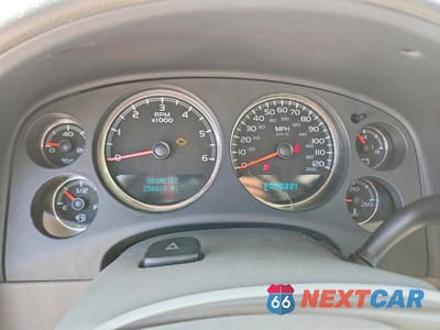 Zdjęcie 9 z 13 samochodu: 2008 CHEVROLET SUBURBAN C1500 LS VIN:1GNFC16028R101747 - miniatura