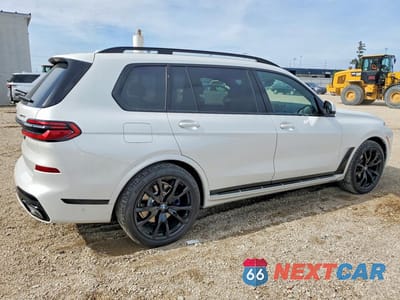 Trzecie zdjęcie samochodu z tyłu: 2026 BMW X7 XDRIVE40I VIN:5UX23EM02T9382313 - miniatura