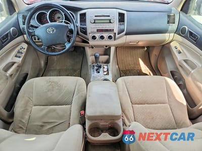 Zdjęcie 8 z 12 samochodu: 2005 TOYOTA TACOMA DOUBLE CAB LONG BED VIN:5TEMU52N25Z040311 - miniatura