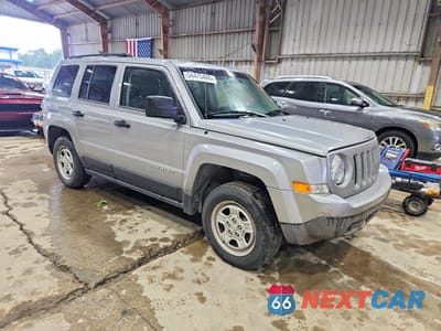 Czwarte zdjęcie samochodu z boku: 2014 JEEP PATRIOT SPORT VIN:1C4NJPBB5ED803235 - miniatura