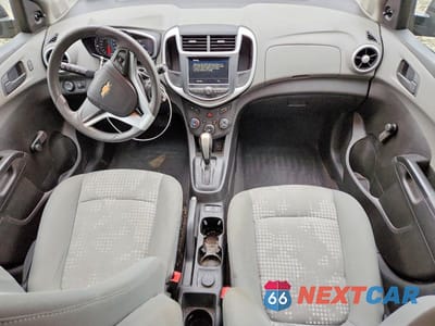 Zdjęcie 8 z 12 samochodu: 2018 CHEVROLET SONIC LS VIN:1G1JB5SG8J4110853 - miniatura