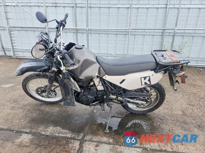 Trzecie zdjęcie samochodu z tyłu: 2011 KAWASAKI KL650 E VIN:JKAKLEE1XBDA36740 - miniatura