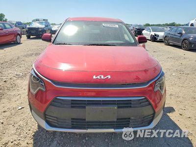 Piąte zdjęcie samochodu w środku: 2023 KIA NIRO LX VIN:KNDCP3LE5P5091149 - miniatura