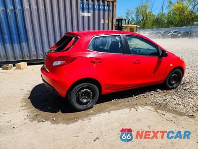 Trzecie zdjęcie samochodu z tyłu: 2014 MAZDA MAZDA2 SPORT VIN:JM1DE1KY3E0174700 - miniatura