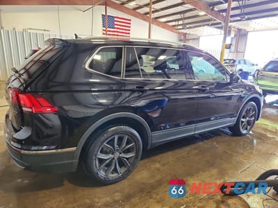 Trzecie zdjęcie samochodu z tyłu: 2022 VOLKSWAGEN TIGUAN SE VIN:3VV2B7AX7NM020310 - miniatura