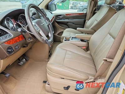 Zdjęcie 7 z 13 samochodu: 2014 CHRYSLER TOWN & COUNTRY TOURING L VIN:2C4RC1CG6ER236548 - miniatura