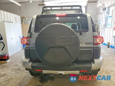 Zdjęcie 6 z 13 samochodu: 2014 TOYOTA FJ CRUISER BASE VIN:JTEBU4BF3EK186792 - miniatura