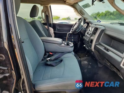 Zdjęcie 7 z 12 samochodu: 2017 RAM 1500 ST VIN:3C6RR6KT9HG668384 - miniatura