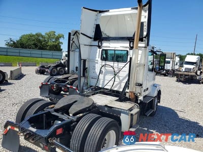 Czwarte zdjęcie samochodu z boku: 2018 VOLVO VN VNL VIN:4V4N39TG6JN892760 - miniatura