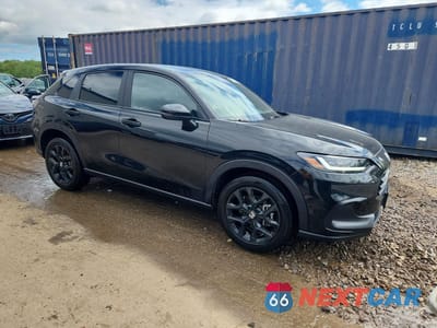 Czwarte zdjęcie samochodu z boku: 2025 HONDA HR-V SPORT VIN:3CZRZ2H52SM768937 - miniatura