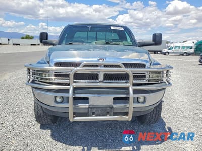 Piąte zdjęcie samochodu w środku: 2001 DODGE RAM 2500 VIN:3B7KF23Z41G180450 - miniatura