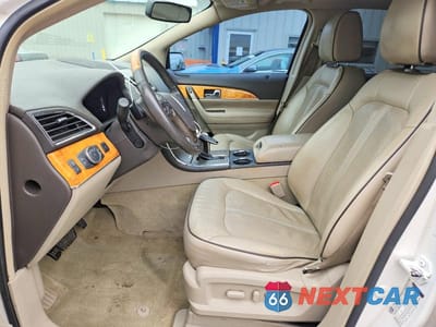 Zdjęcie 7 z 13 samochodu: 2013 LINCOLN MKX VIN:2LMDJ8JK3DBL44259 - miniatura