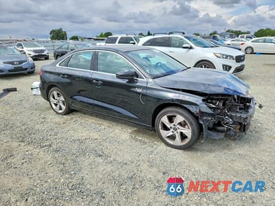 Czwarte zdjęcie samochodu z boku: 2023 AUDI A3 PREMIUM VIN:WAUAUDGY2PA038830 - miniatura