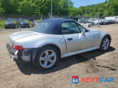 Trzecie zdjęcie samochodu z tyłu: 2001 BMW Z3 VIN:WBACN33431LK47802 - miniatura