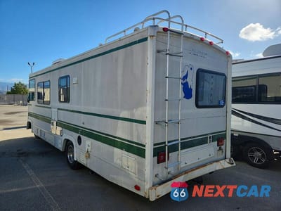 Trzecie zdjęcie samochodu z tyłu: 1990 FORD ECONOLINE E350 MOTOR HOME CHASSIS VIN:1FCKE33G8LHA49411 - miniatura