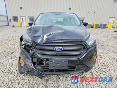 Piąte zdjęcie samochodu w środku: 2018 FORD ESCAPE S VIN:1FMCU0F72JUA80784 - miniatura