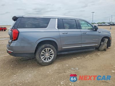 Trzecie zdjęcie samochodu z tyłu: 2021 GMC YUKON XL K1500 SLT VIN:1GKS2GKD5MR370006 - miniatura