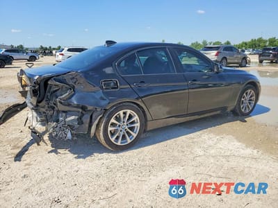 Trzecie zdjęcie samochodu z tyłu: 2018 BMW 320 I VIN:WBA8E1G5XJNU90170 - miniatura
