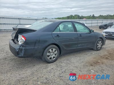 Trzecie zdjęcie samochodu z tyłu: 2004 TOYOTA CAMRY LE VIN:4T1BE32KX4U310726 - miniatura