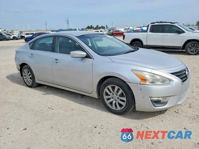 Czwarte zdjęcie samochodu z boku: 2015 NISSAN ALTIMA 2.5 S VIN:1N4AL3AP5FC465475 - miniatura