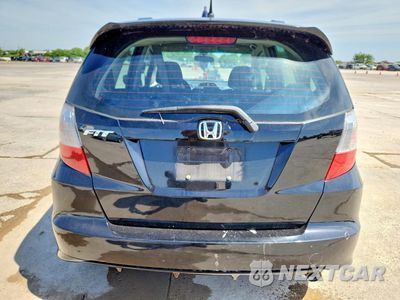 Zdjęcie 6 z 13 samochodu: 2013 HONDA FIT SPORT VIN:JHMGE8H54DC060638 - miniatura