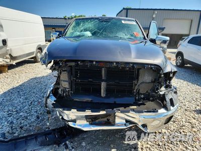Piąte zdjęcie samochodu w środku: 2018 RAM 1500 LARAMIE VIN:1C6RR7NT4JS212924 - miniatura