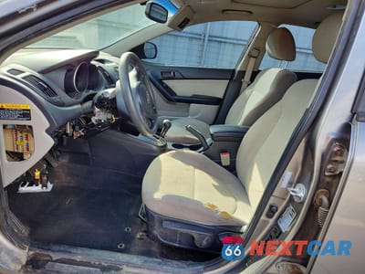 Zdjęcie 7 z 12 samochodu: 2010 KIA FORTE EX VIN:KNAFU4A24A5309171 - miniatura