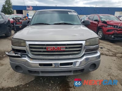 Piąte zdjęcie samochodu w środku: 2004 GMC NEW SIERRA C1500 VIN:1GTEC14T94Z201338 - miniatura