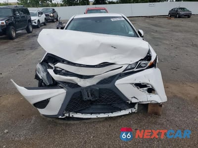 Piąte zdjęcie samochodu w środku: 2019 TOYOTA CAMRY HYBRID SE VIN:4T1B21HK8KU512661 - miniatura