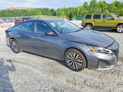 Czwarte zdjęcie samochodu z boku: 2025 NISSAN ALTIMA SV VIN:1N4BL4DV3SN318980 - miniatura