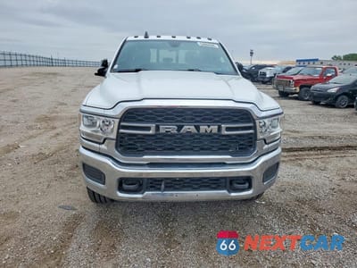 Piąte zdjęcie samochodu w środku: 2021 RAM 2500 TRADESMAN VIN:3C6UR5CL8MG695203 - miniatura