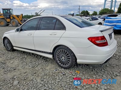 Drugie zdjęcie samochodu z przodu: 2013 MERCEDES-BENZ C 300 4MATIC VIN:WDDGF8AB3DG128621 - miniatura